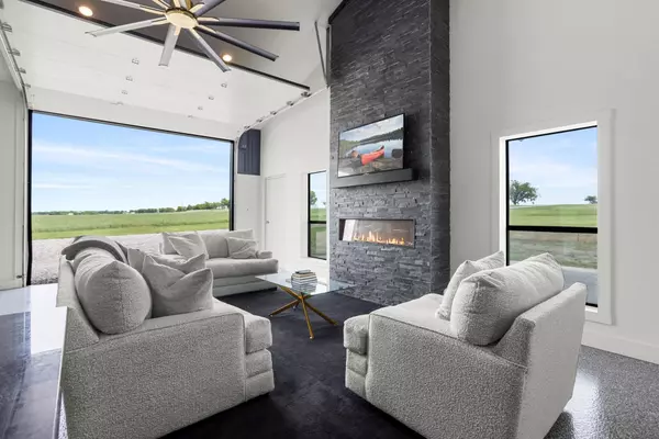 Rogers, TX 76569,295 Honey Bee LN