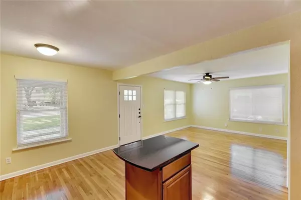 Austin, TX 78757,1915 Cullen Ave