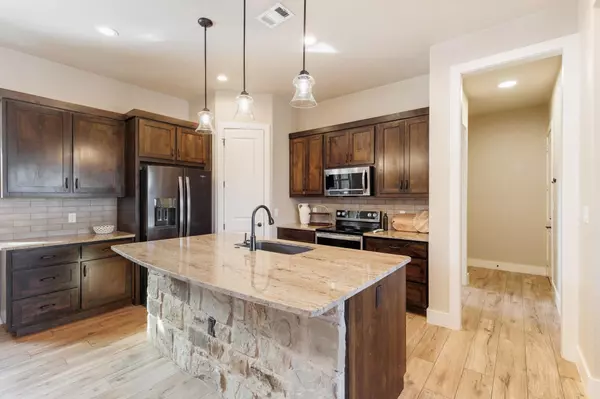 Marble Falls, TX 78654,804 Four Oaks RD