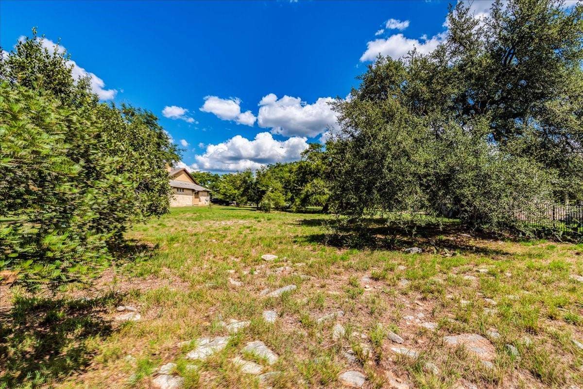 10299 Brangus RD, Driftwood, TX 78619