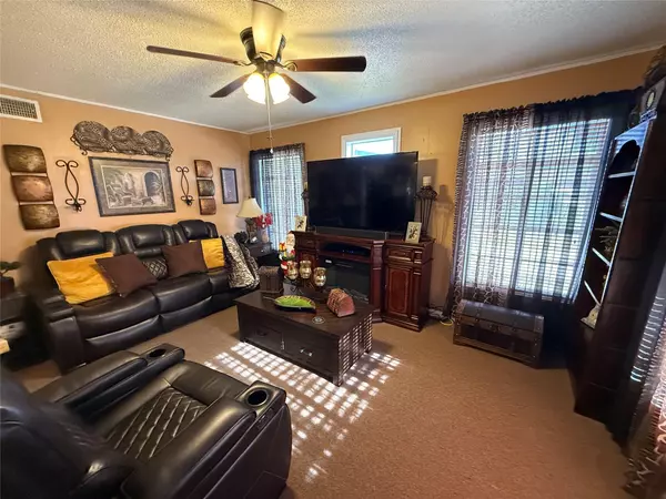 Taylor, TX 76574,1804 Davis ST