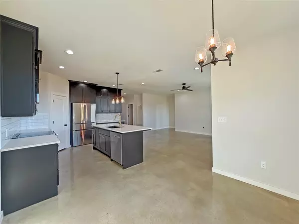 Lexington, TX 78947,221 Hester ST