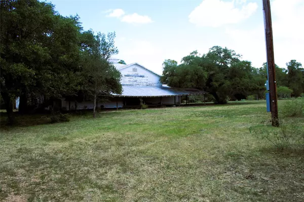 Cistern, TX 78941,9451 Rosanky RD