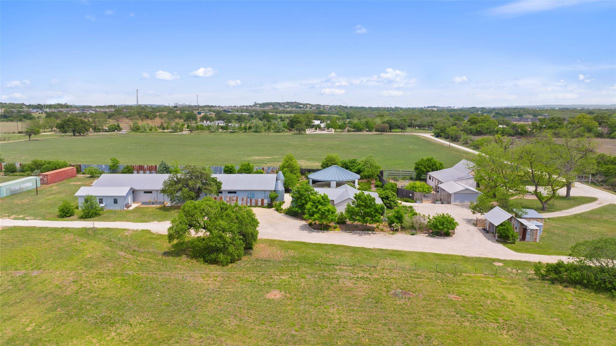 208 Danos DR, Fredericksburg, TX 78624