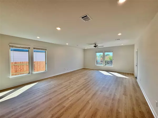 San Marcos, TX 78666,420 Salamander ST