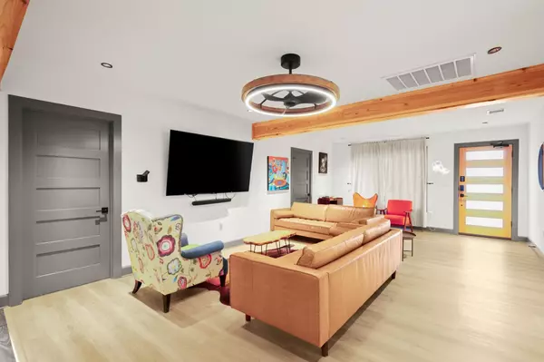 Austin, TX 78704,811 W Oltorf ST