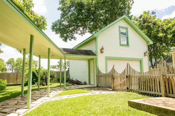 Brenham, TX 77833,604 Sycamore ST