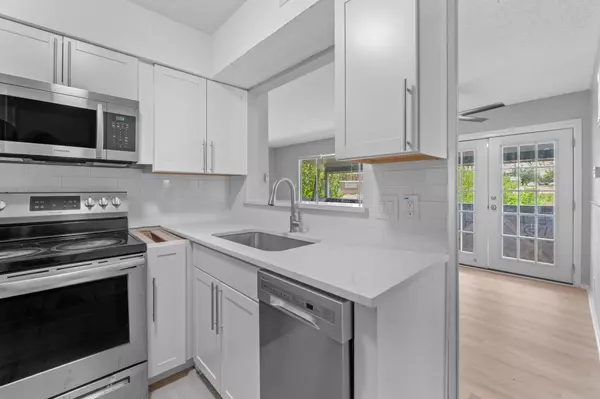 8903 Parkfield Dr DR #203, Austin, TX 78758