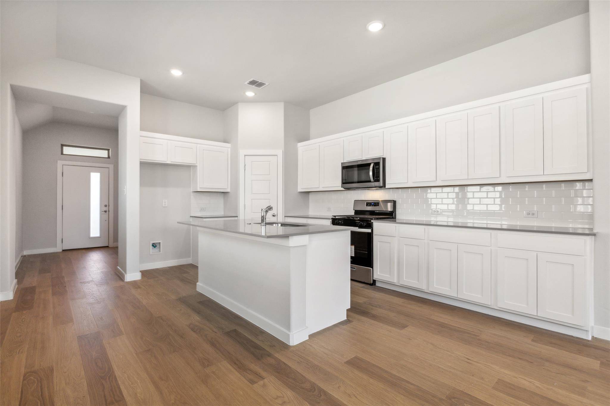 Elgin, TX 78621,300 Bendecido LOOP