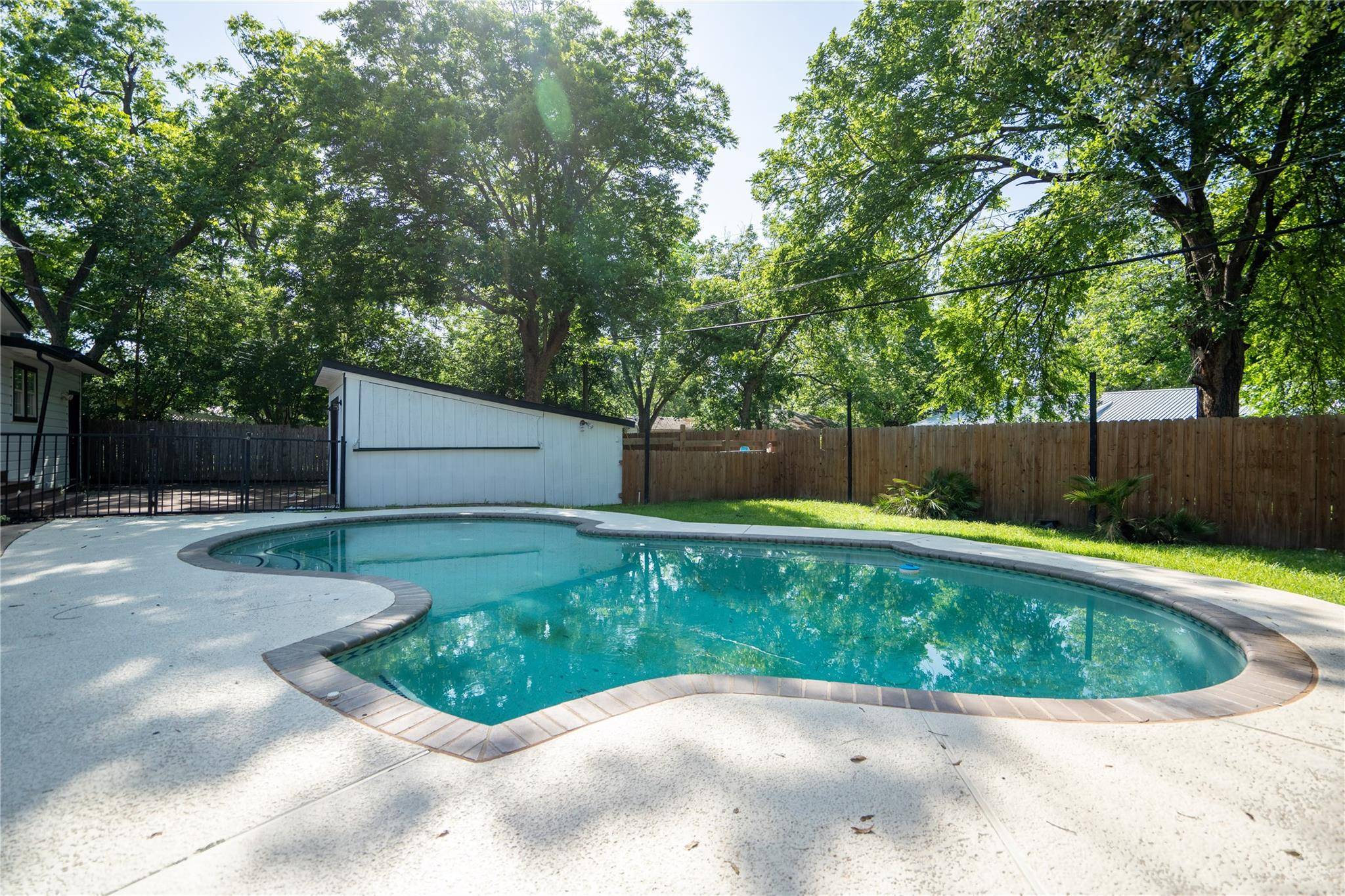 Taylor, TX 76574,908 Kent ST