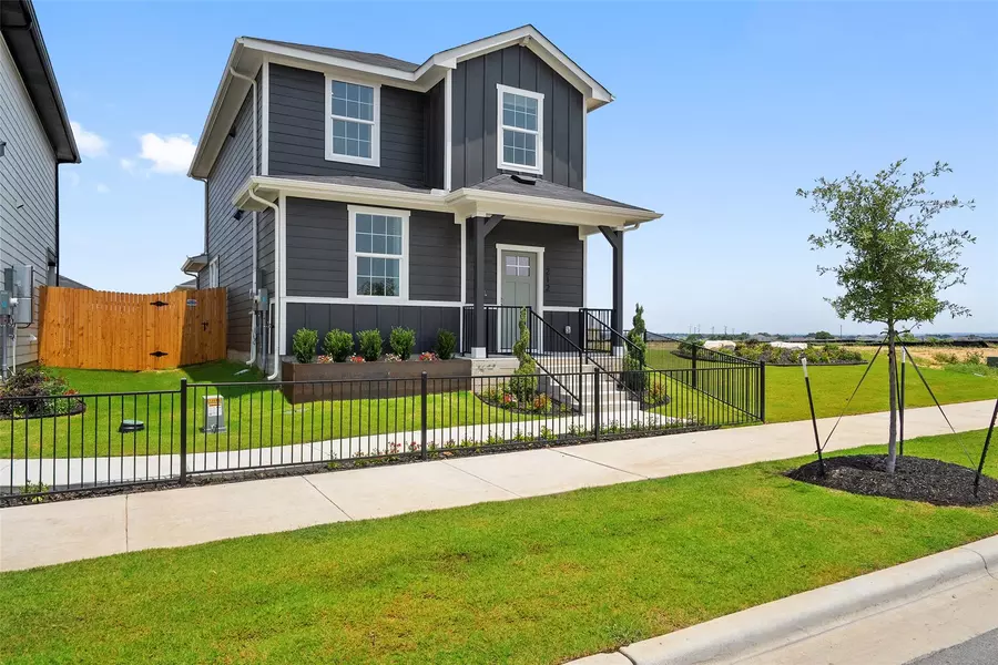 303 Santo Domingo RD, Bastrop, TX 78602