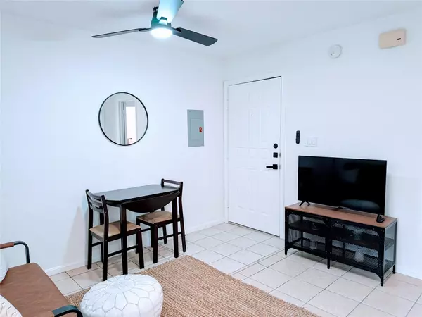Austin, TX 78751,905 E 51st ST #202