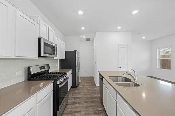 Del Valle, TX 78617,15216 Spruce Frost CV #B