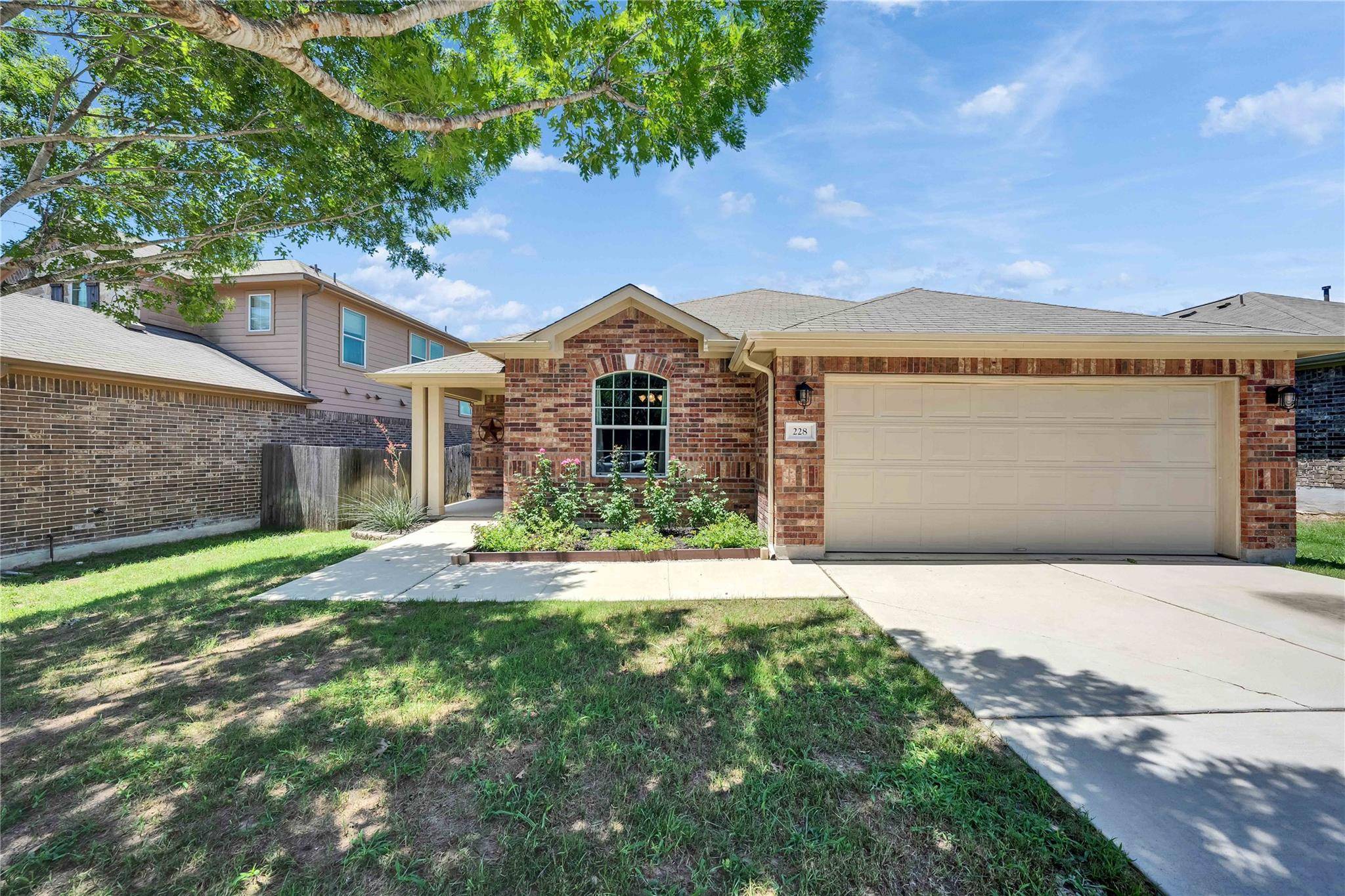 228 Lavender LN, Buda, TX 78610