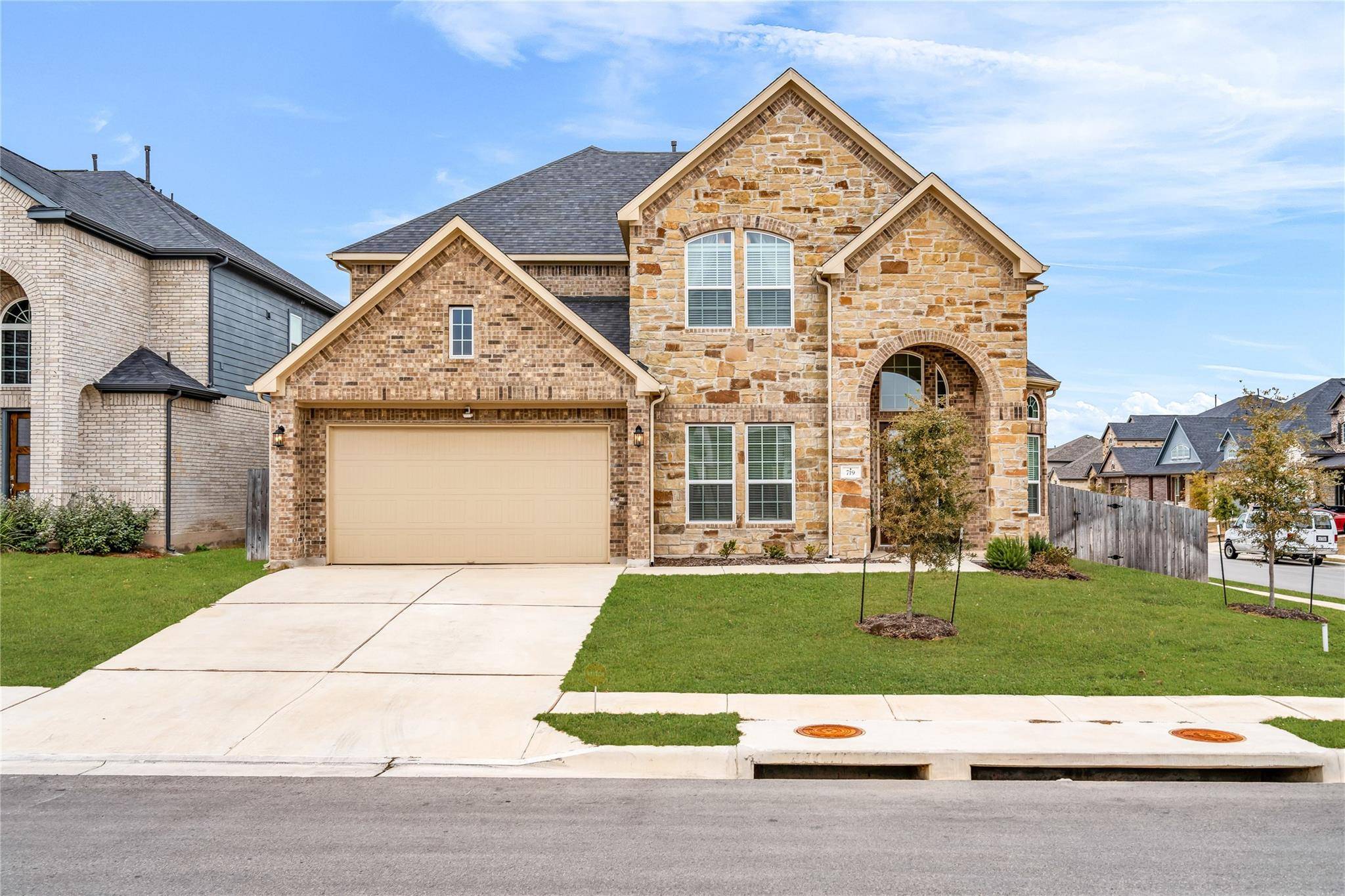 719 Wild Pecan LOOP, Buda, TX 78610