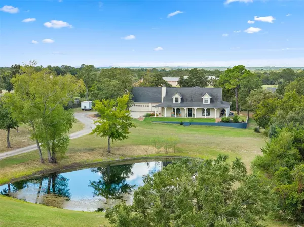 3275 Forest Hill East DR, La Grange, TX 78945