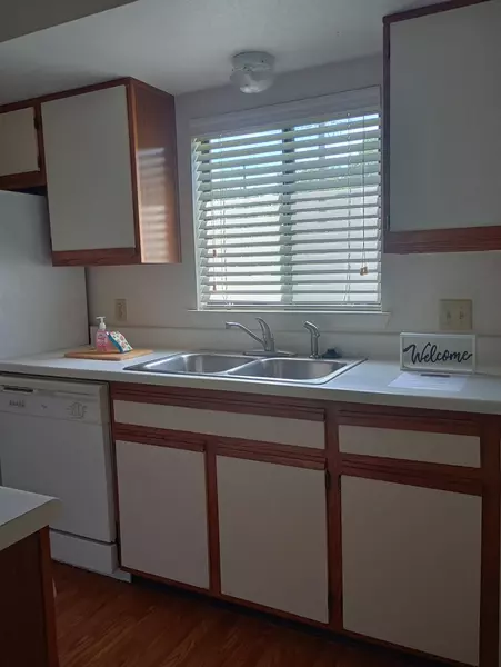 728 W San Antonio ST #106 A, Lockhart, TX 78644