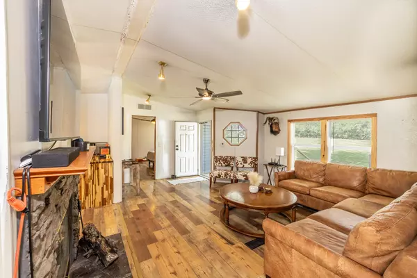 Gonzales, TX 78629,4771 County Road 228