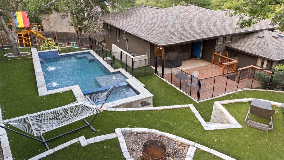 Austin, TX 78731,6002 Mount Bonnell RD