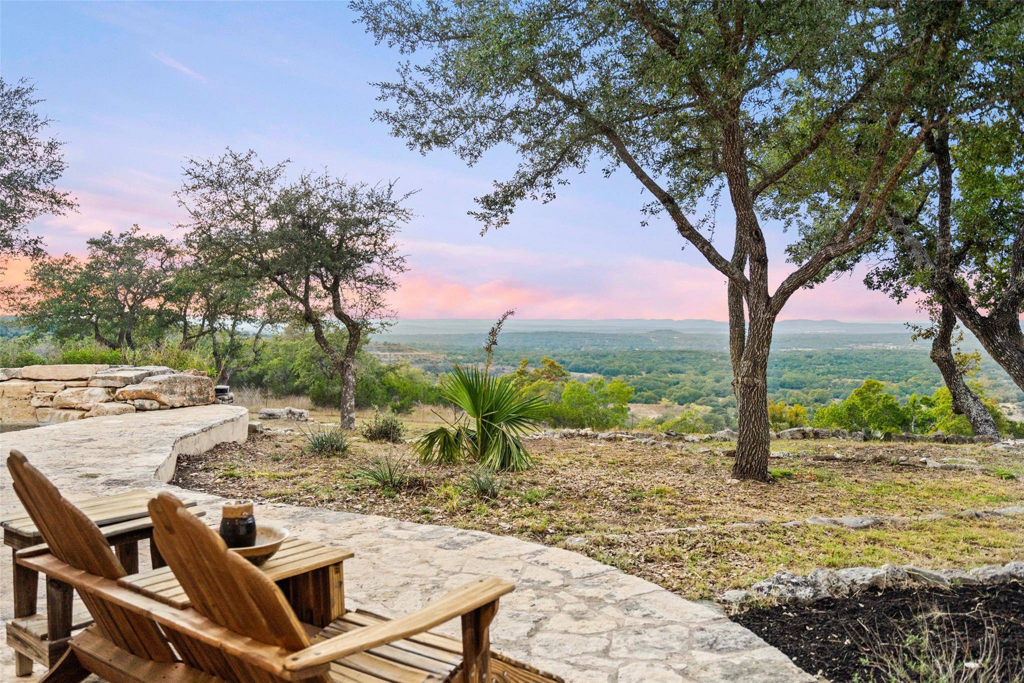 1161 Las Colinas DR, Dripping Springs, TX 78620