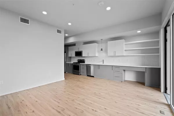 Austin, TX 78704,4004 Banister LN #309