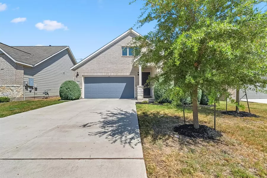 905 Gray Fox LOOP, Hutto, TX 78634