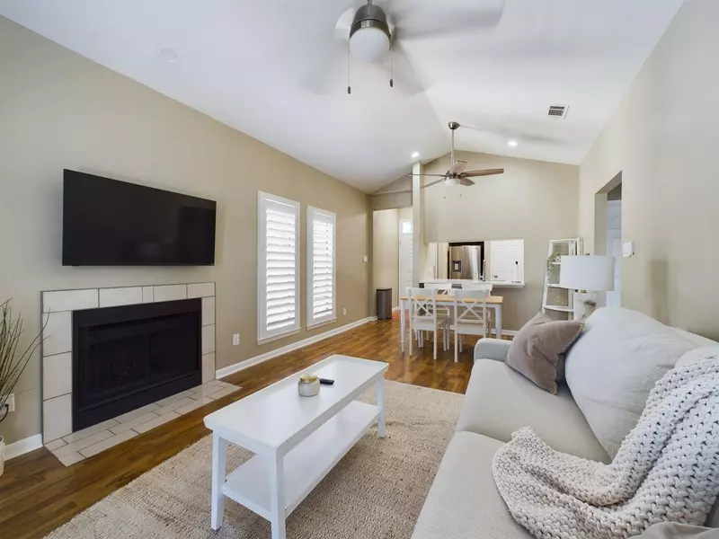 711 W 21st ST #304, Austin, TX 78705