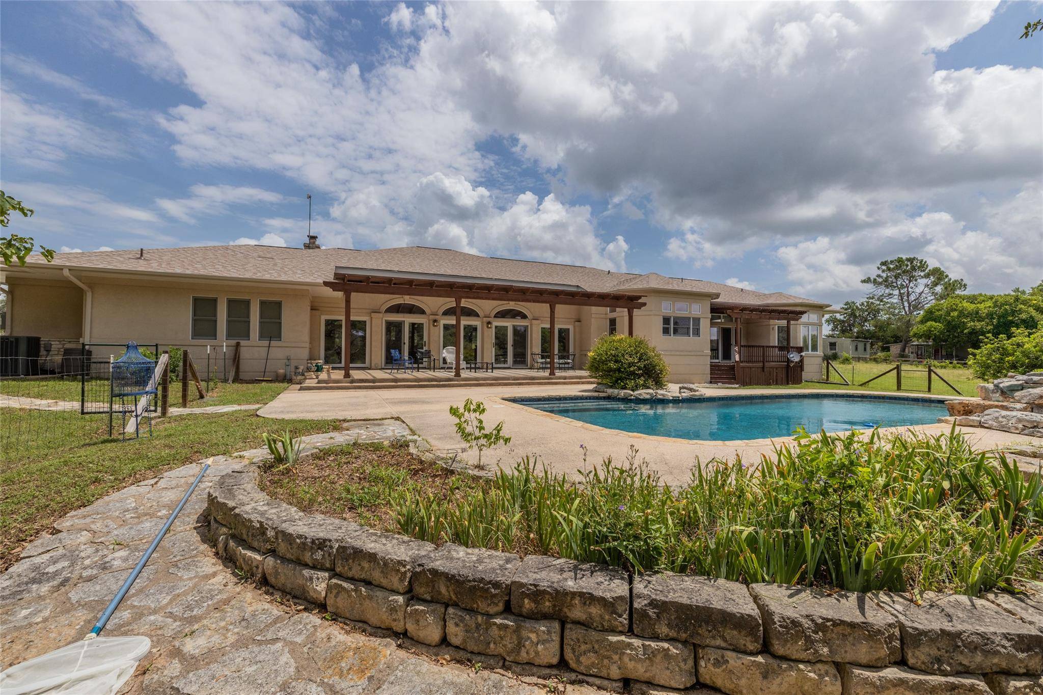 Dripping Springs, TX 78620,1441 Gatlin Creek RD