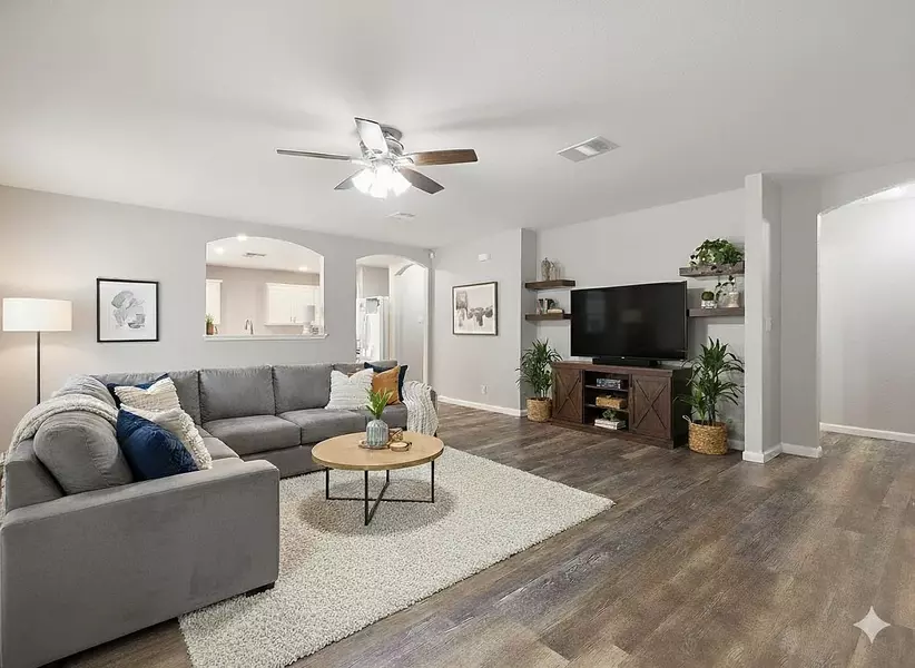 304 Paige BND, Hutto, TX 78634