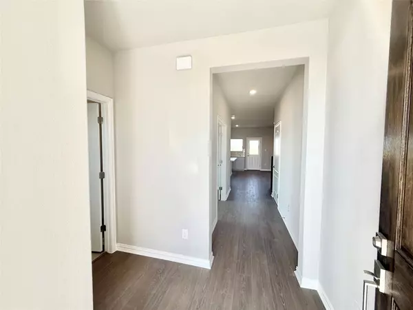 Elgin, TX 78621,13700 Tucker Hedge PASS