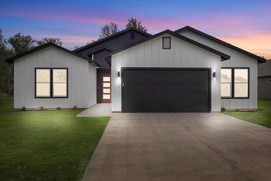 136 E Pauwela LN, Bastrop, TX 78602