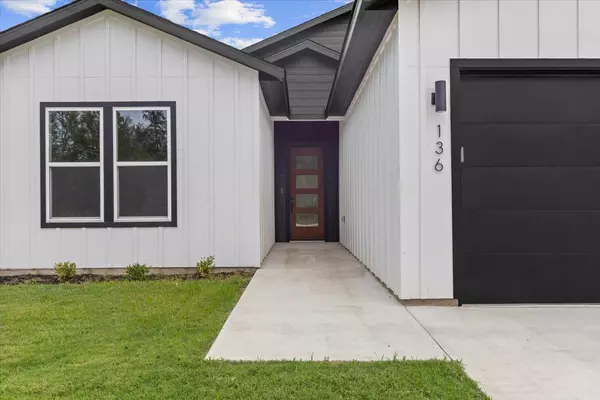 Bastrop, TX 78602,136 E Pauwela LN