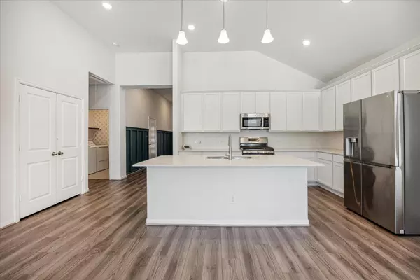 Buda, TX 78610,367 Cherrystone LOOP