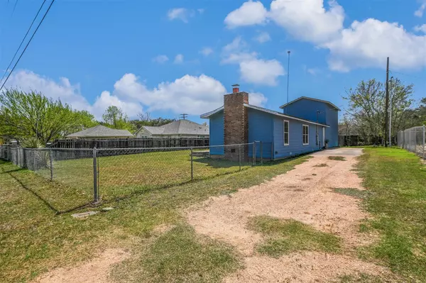 Spicewood, TX 78669,155 Travis LN
