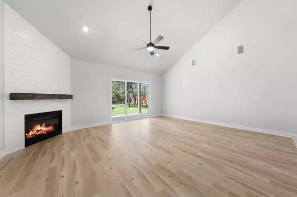 Bastrop, TX 78602,166 Loysoya ST