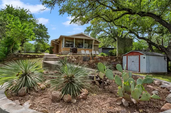 817 County Road 126, Kingsland, TX 78639