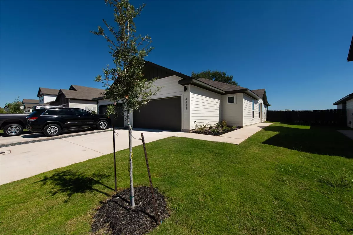 Buda, TX 78610,383 Cross Barn BLVD #B