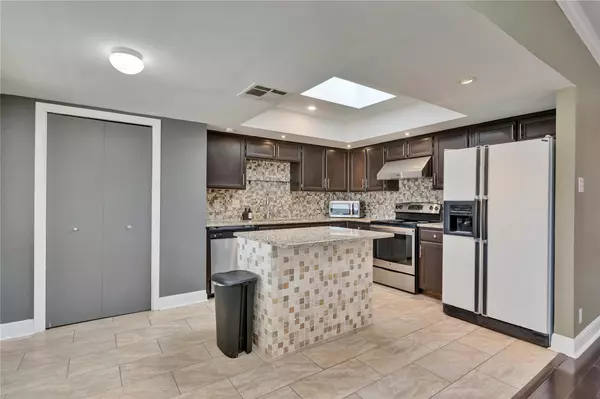 Austin, TX 78729,8413 Slant Oak DR