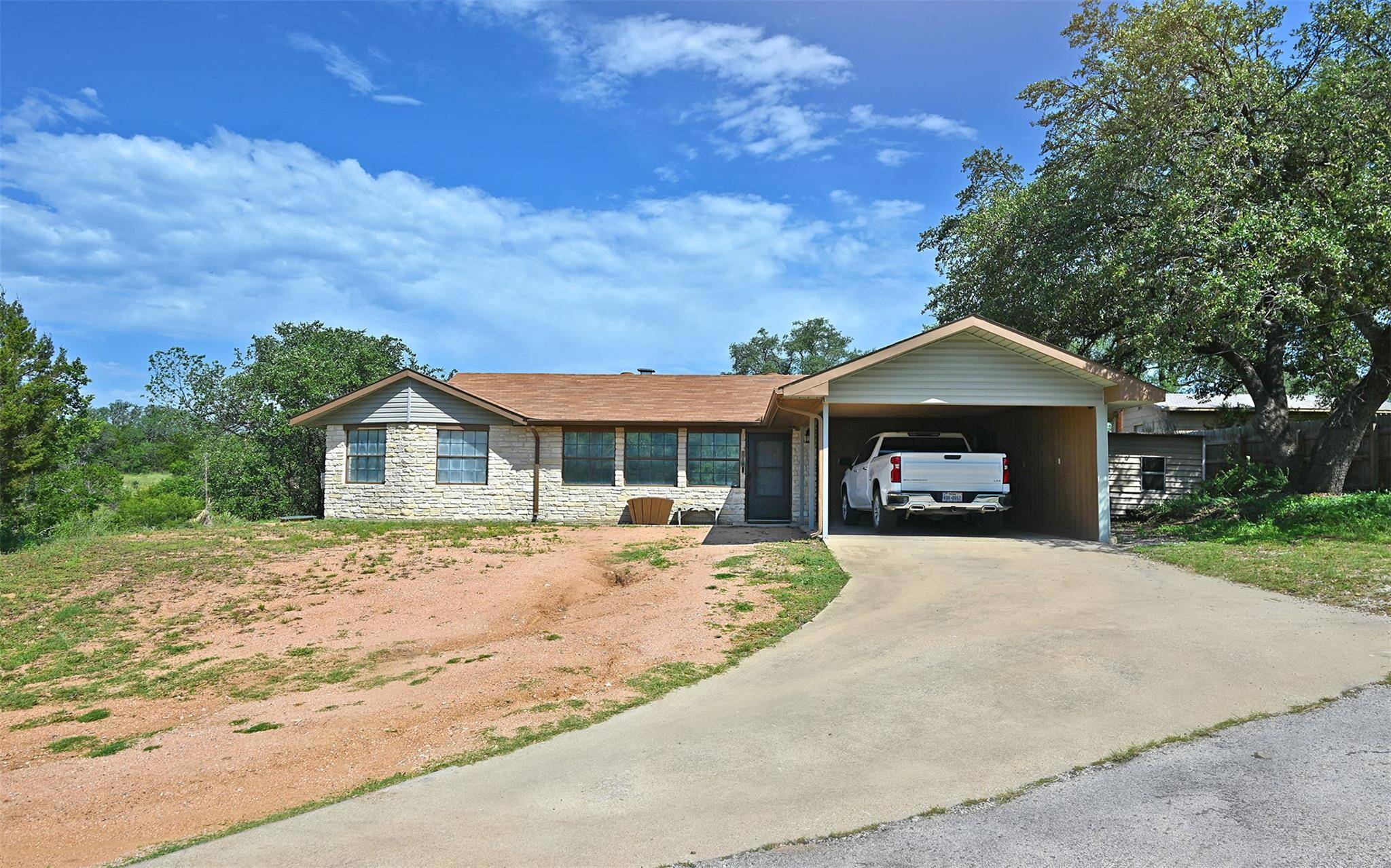 1109 County Road 132A, Kingsland, TX 78639