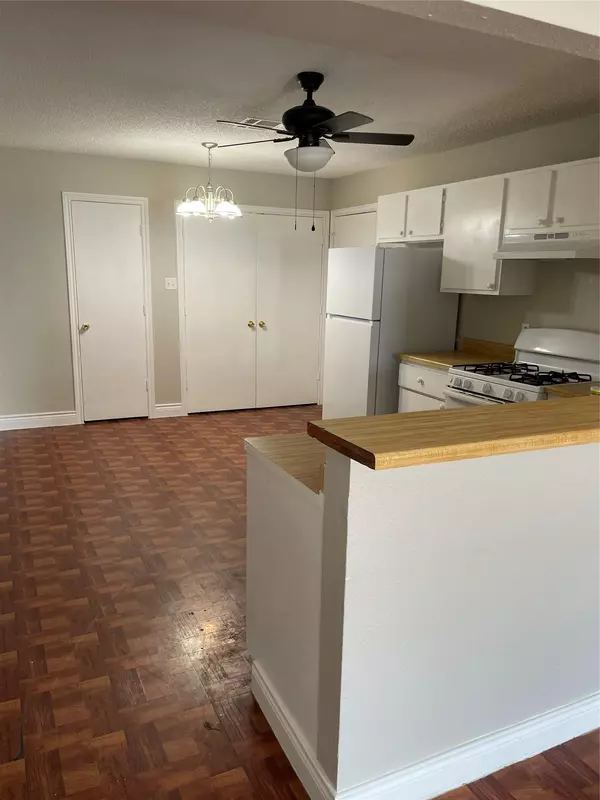 Hutto, TX 78634,104 Jim Cage LN #A