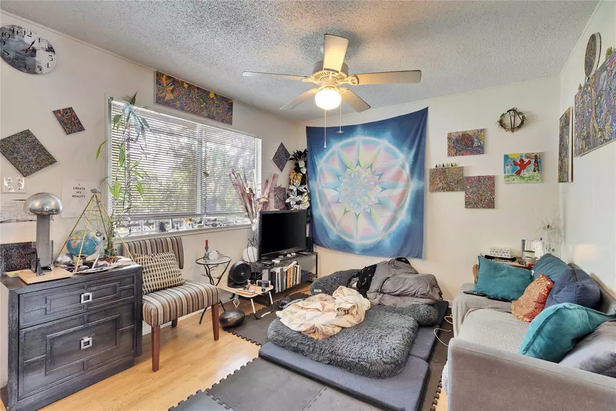 2721 Hemphill PARK #B203, Austin, TX 78705