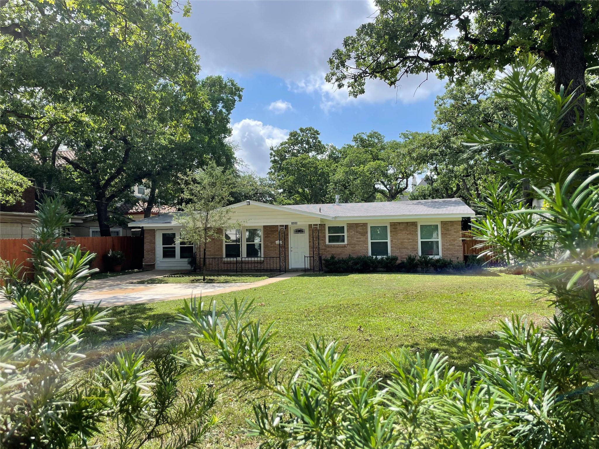 1409 Elton LN, Austin, TX 78703
