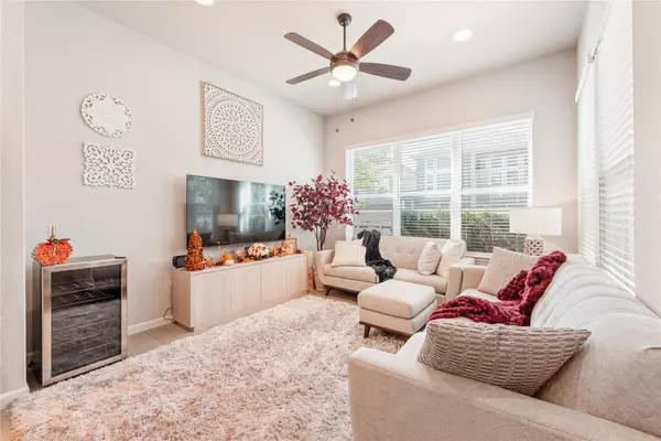 Austin, TX 78717,13602 Terrett TRCE #102