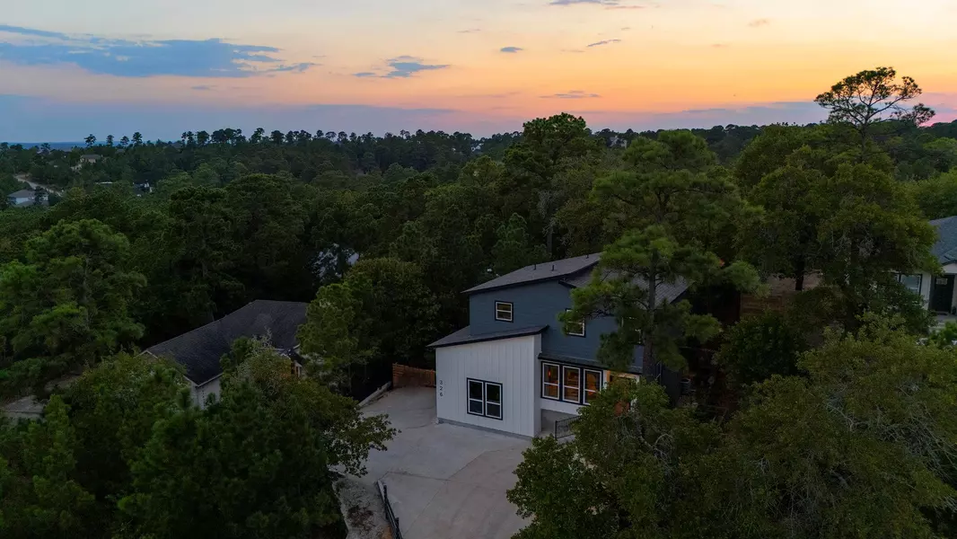326 Tahitian DR, Bastrop, TX 78602