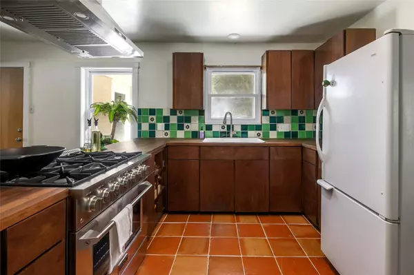 Taylor, TX 76574,1016 Randall ST