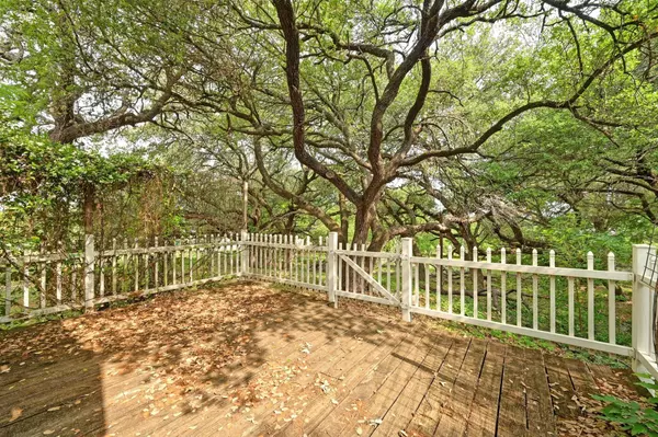1815 River Crossing CIR #A, Austin, TX 78741