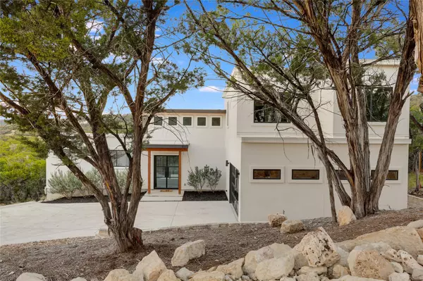 8009 Flintlock CIR, Lago Vista, TX 78645