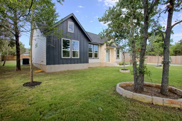 Bastrop, TX 78602,109 Creek side DR