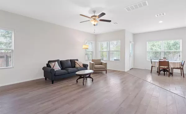 Austin, TX 78744,3724 Alpine Autumn DR