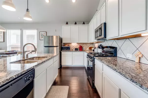 Buda, TX 78610,323 Natchez DR